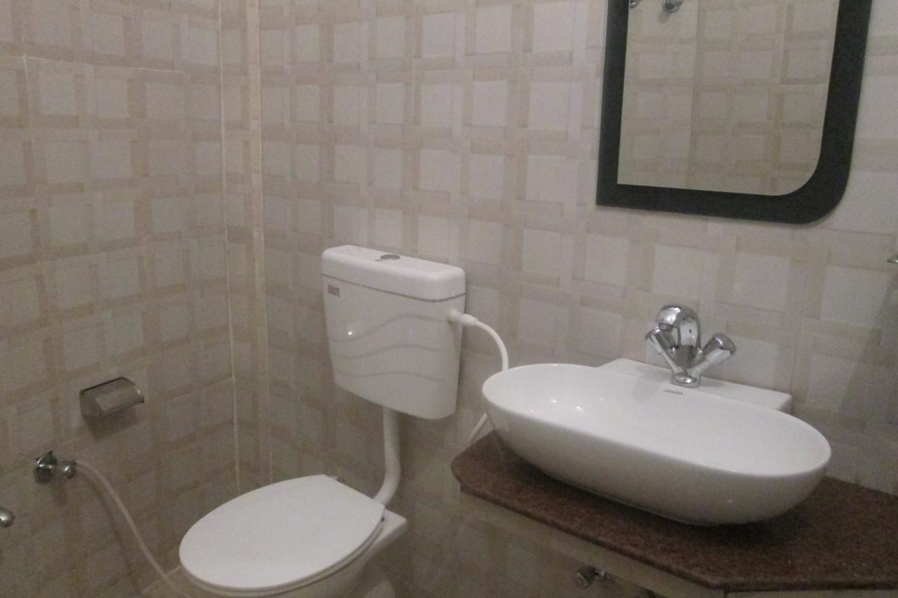 Ramprastha Hotel Ayodhya Экстерьер фото